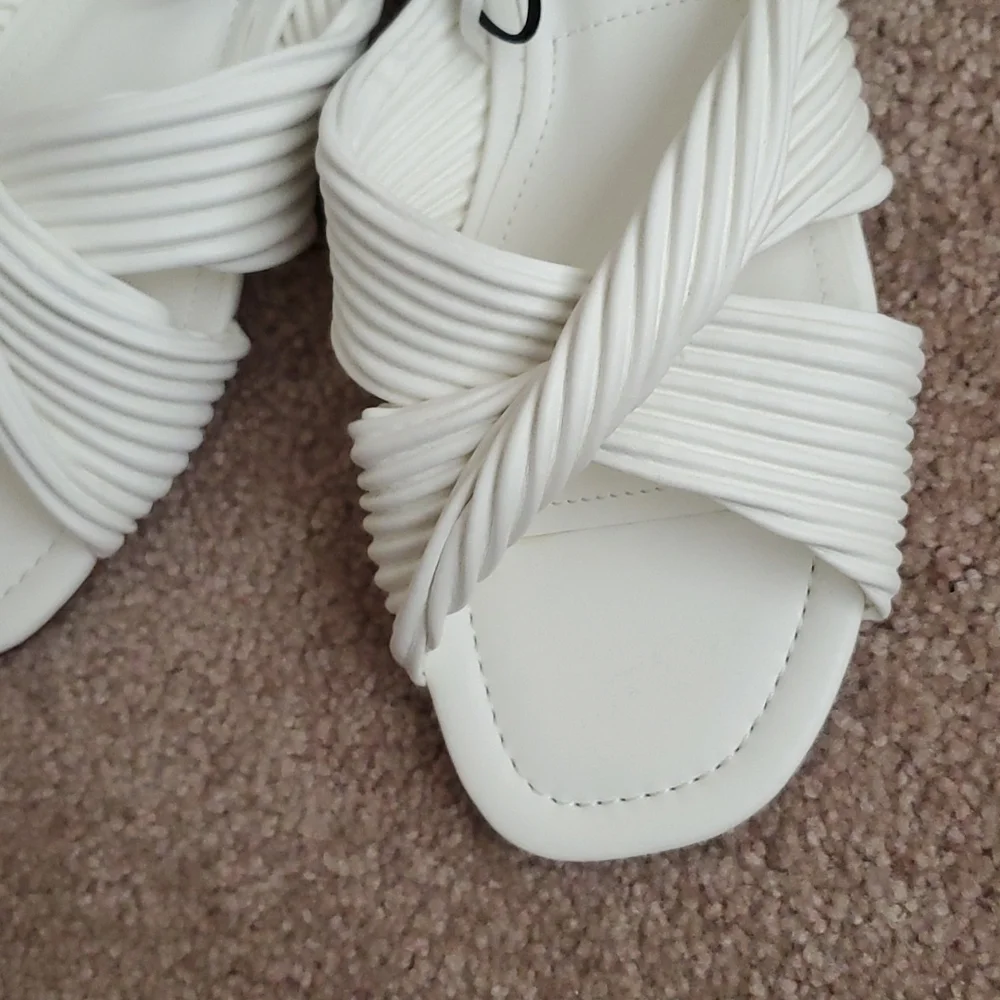 Zara* Flat Sandals Pleated White - Picture 5 of 5